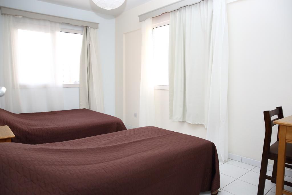Alora Apartments ลาร์นาคา ภายนอก รูปภาพ