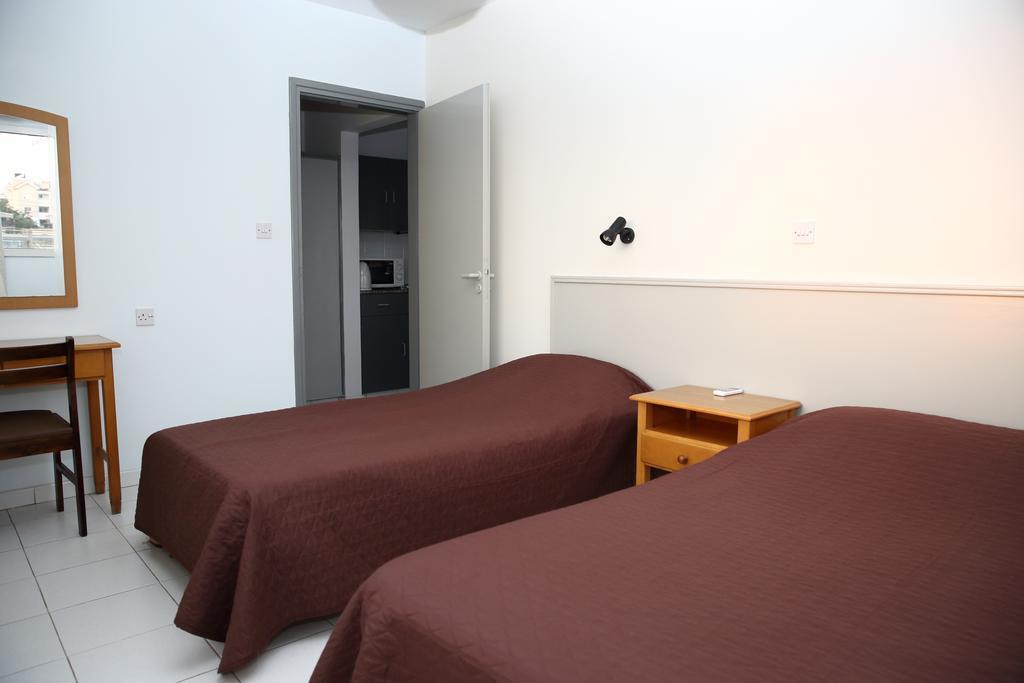Alora Apartments ลาร์นาคา ภายนอก รูปภาพ