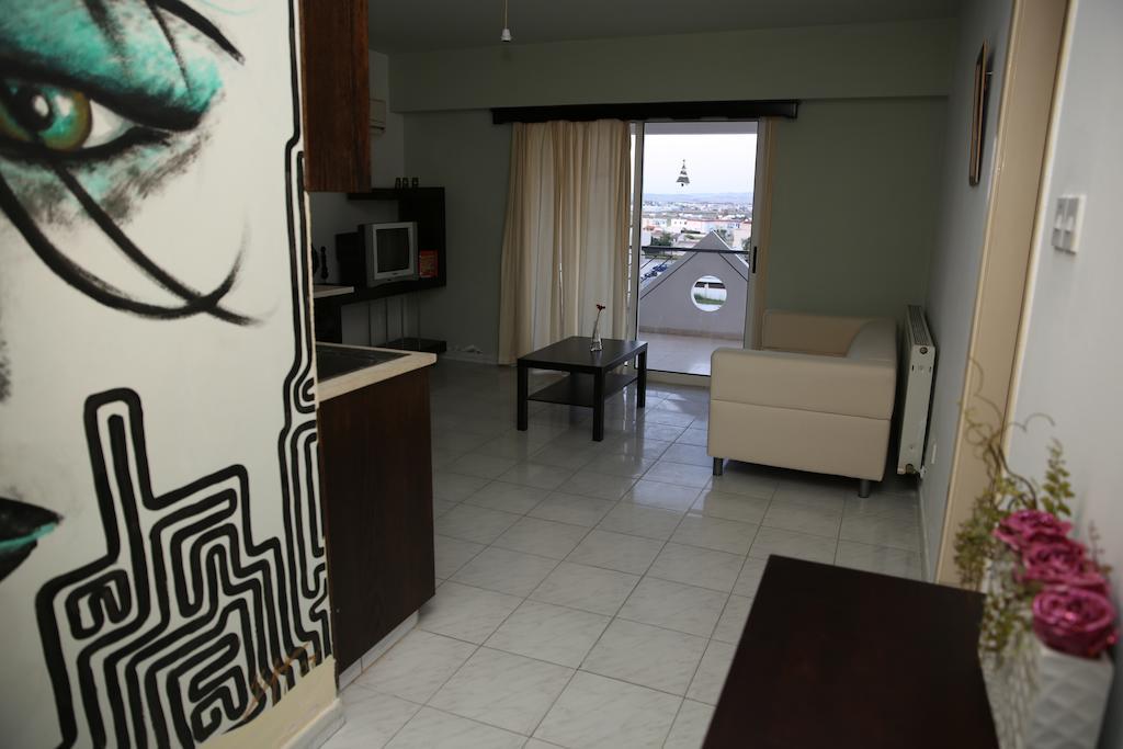 Alora Apartments ลาร์นาคา ภายนอก รูปภาพ