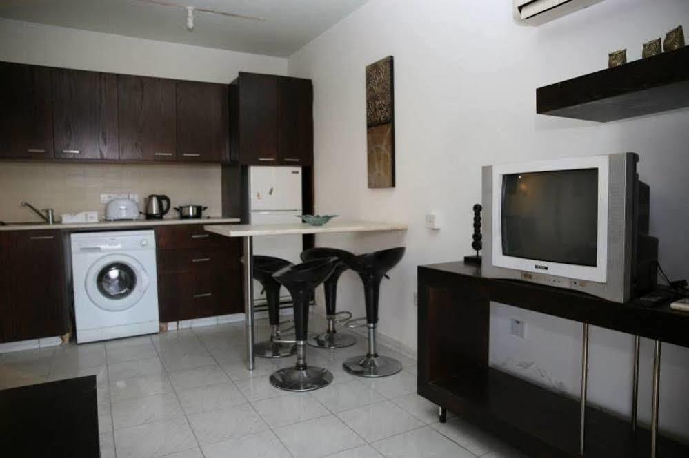 Alora Apartments ลาร์นาคา ภายนอก รูปภาพ