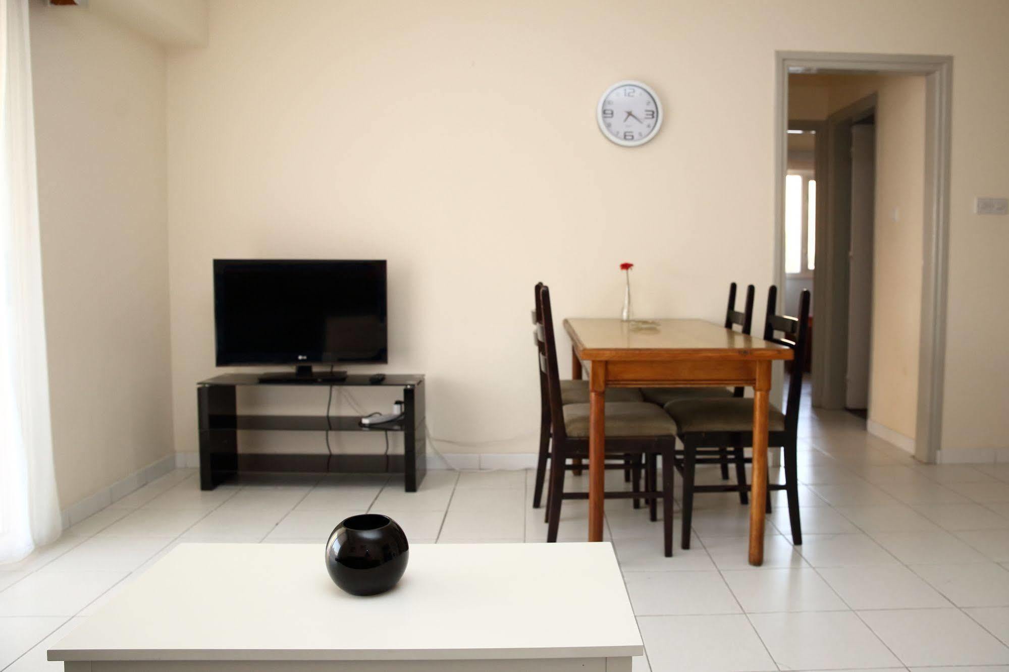 Alora Apartments ลาร์นาคา ภายนอก รูปภาพ