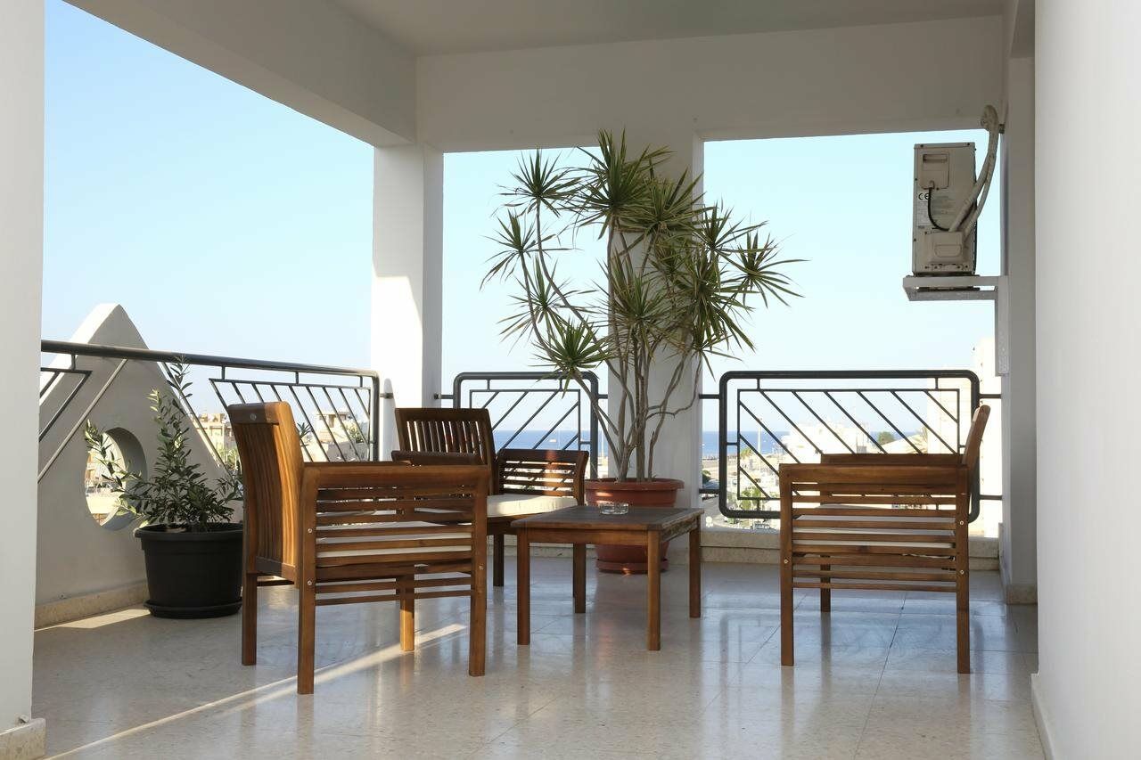 Alora Apartments ลาร์นาคา ภายนอก รูปภาพ