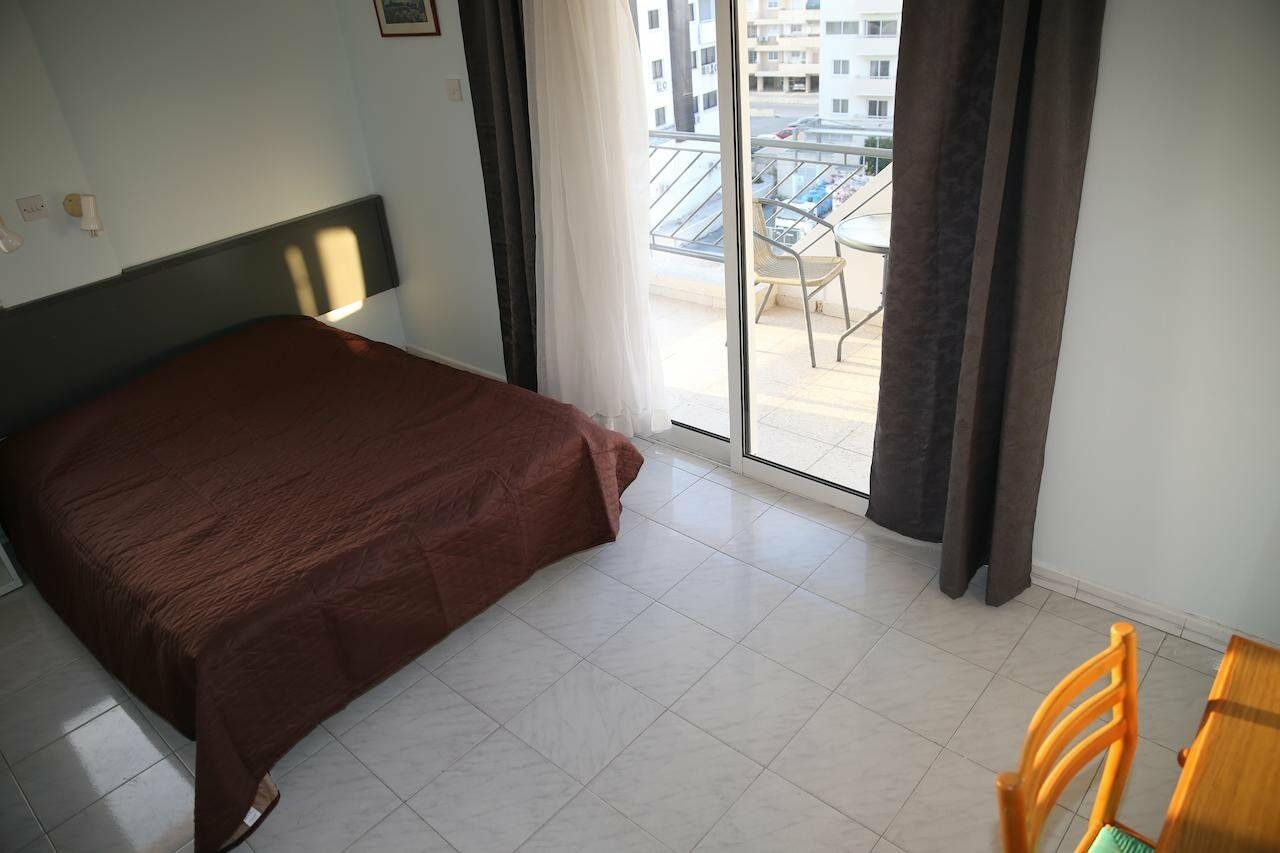 Alora Apartments ลาร์นาคา ภายนอก รูปภาพ